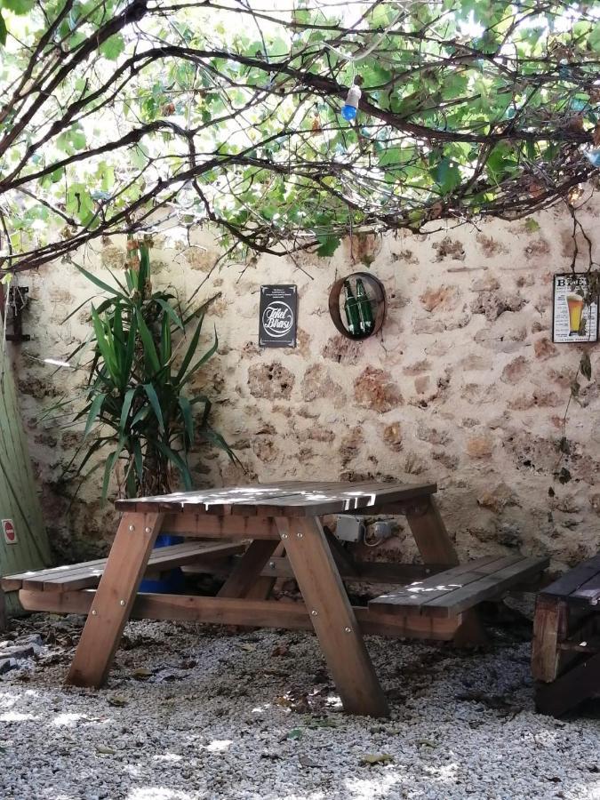 Kuyu Beergarden Hostel Αττάλεια Εξωτερικό φωτογραφία