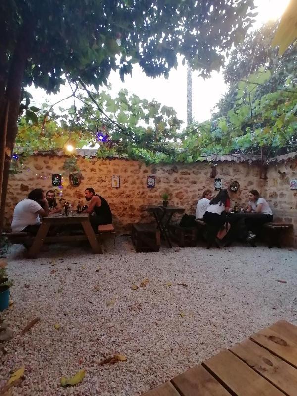 Kuyu Beergarden Hostel Αττάλεια Εξωτερικό φωτογραφία