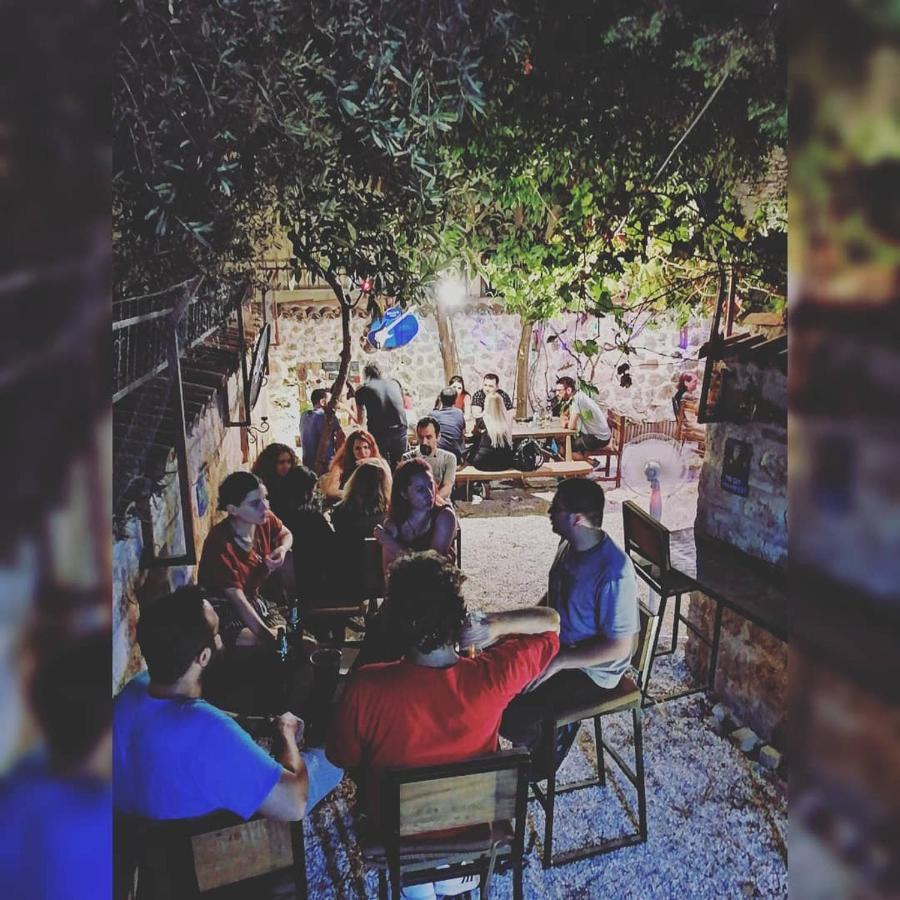 Kuyu Beergarden Hostel Αττάλεια Εξωτερικό φωτογραφία