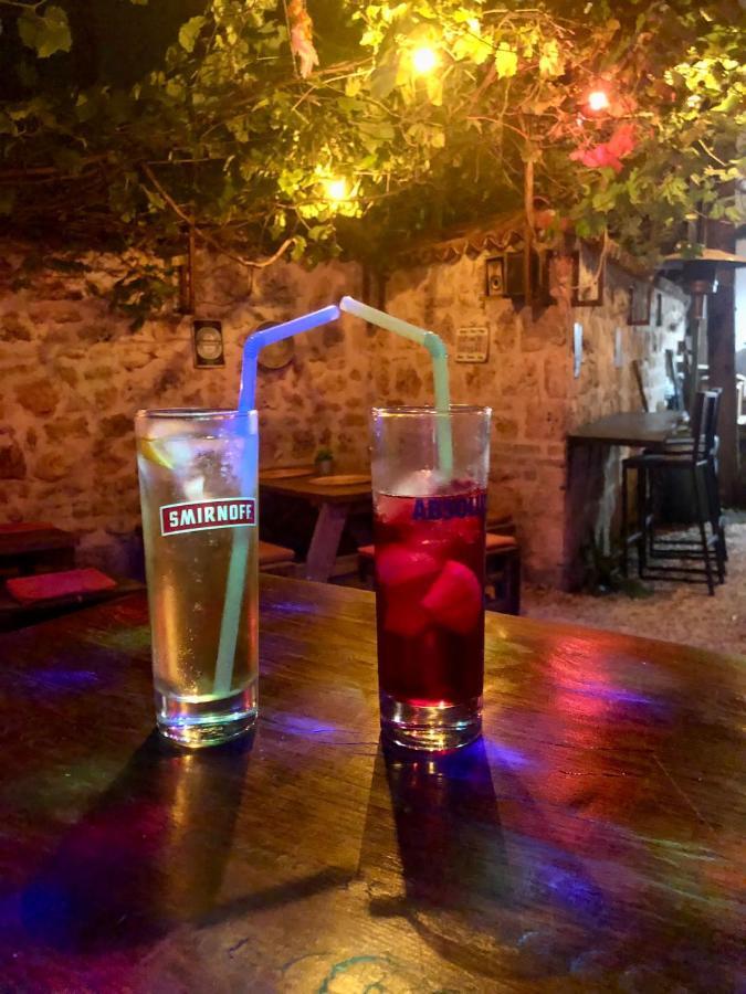 Kuyu Beergarden Hostel Αττάλεια Εξωτερικό φωτογραφία